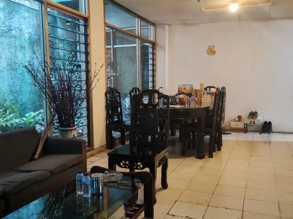 Rumah Hoek 1.5 Lantai, Jual apa adanya, HARGA NJOP