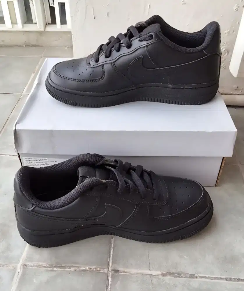 Sepatu Nike Air Force 1 Low