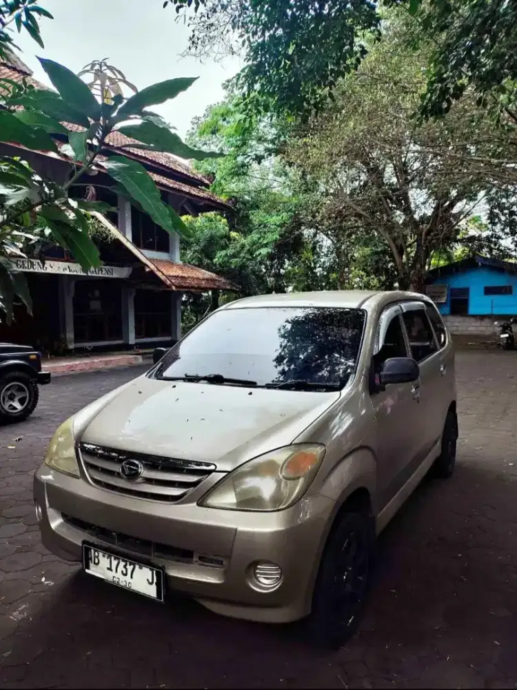 Xenia bagus mesin halus terawat joss