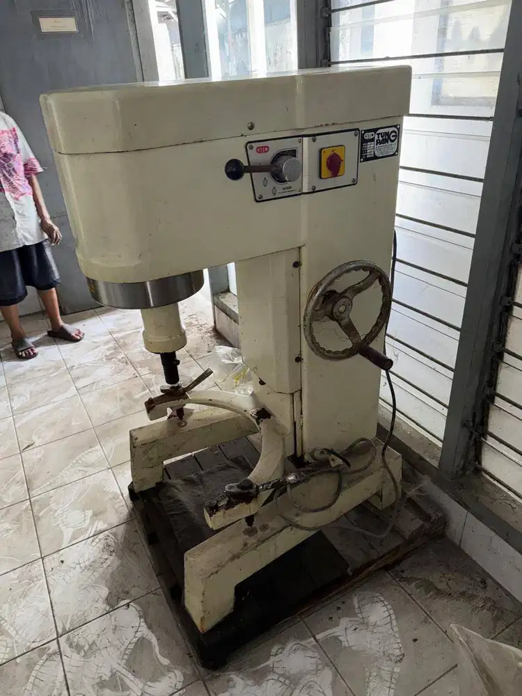 Vertical Mixer untuk Bakery dll.