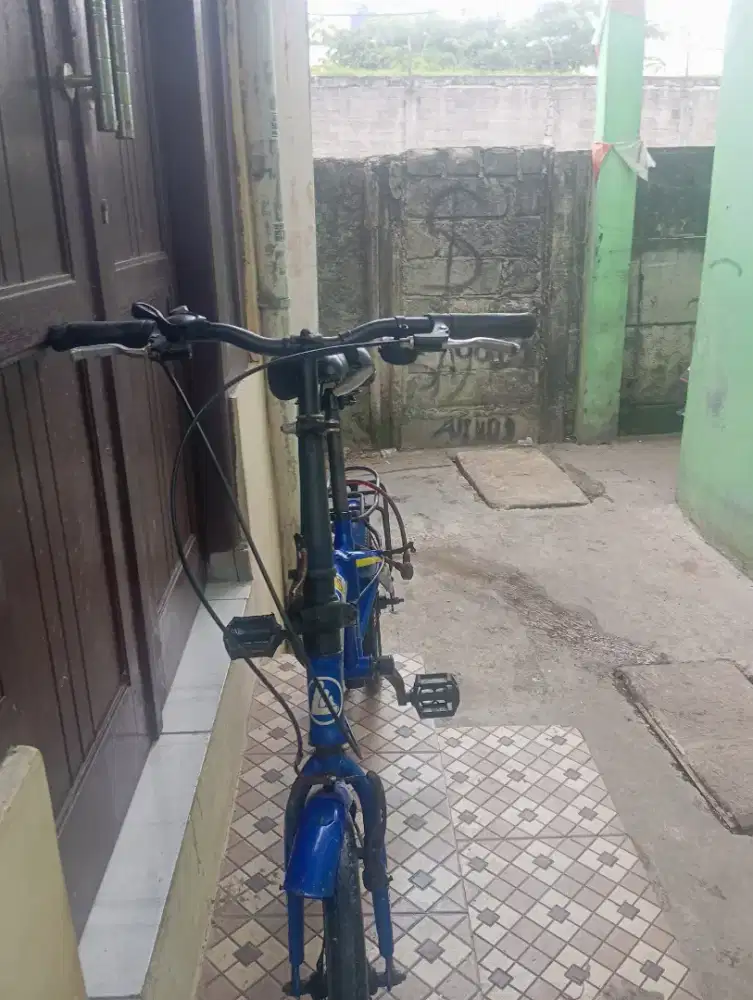 Di jual sepeda -merek exotic