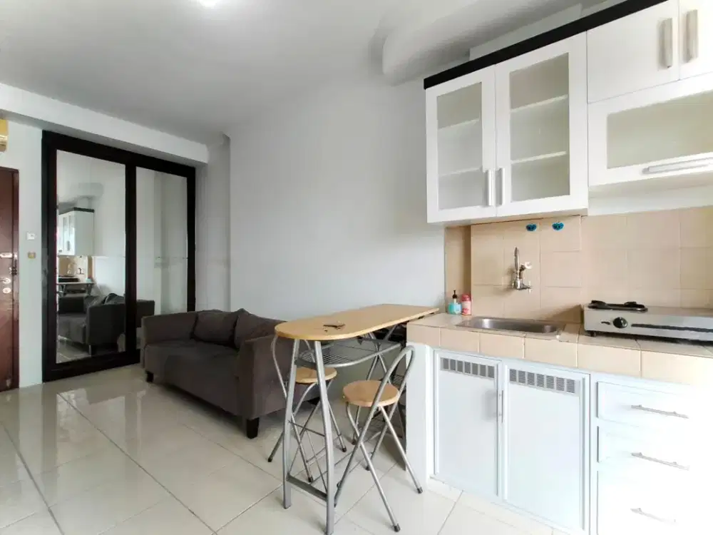 Disewakan Tipe 2 Kamar Lantai Rendah di Apartemen Mediterania Garden 2
