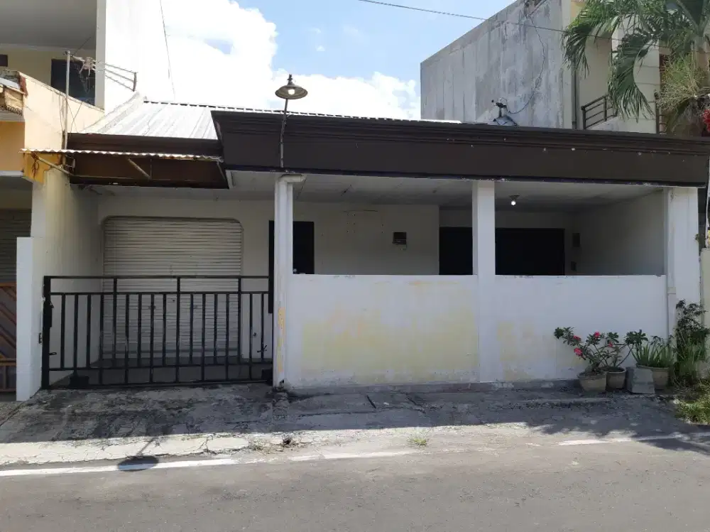 DISEWAKAN RUMAH FAJAR INDAH MAWAR BARAT TENGAH KOTA SOLO