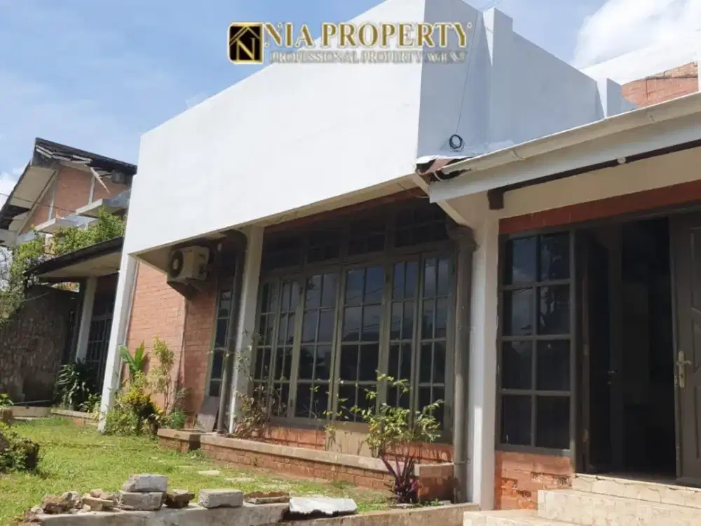 RUMAH 2 LANTAI ASRI, NYAMAN & TERAWAT, HANYA SELANGKAH DARI LRT HARJAMUKTI DEPOK CIBUBUR