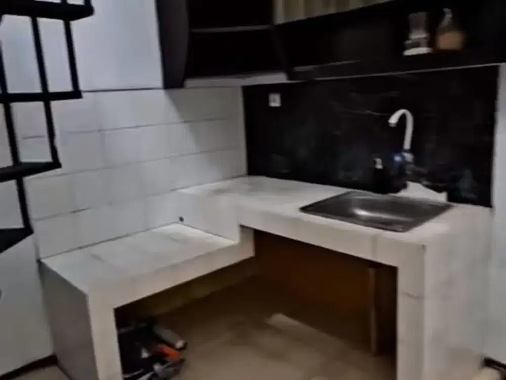 Rumah Metro Permata 1 Dijual Murah Dibawah Pasaran Siap Huni 1 1/4 Lantai  Karang Tengah Tangerang