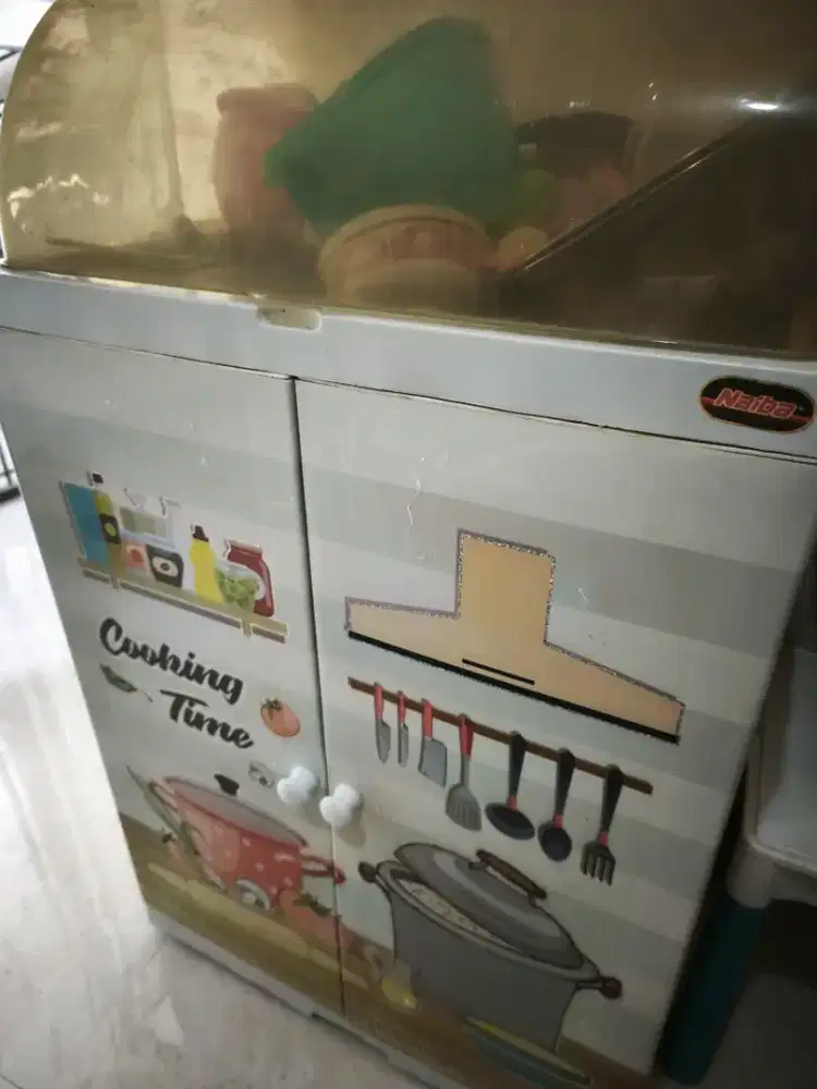 tempat piring,mangkuk &gelas ada penutup