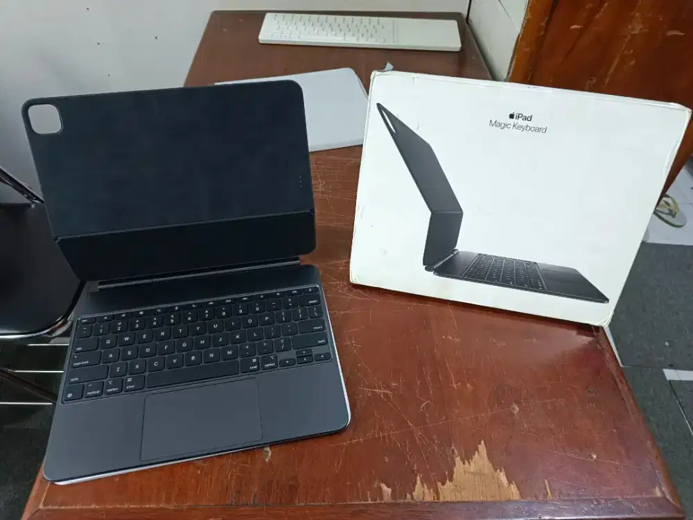 (Bekas) Magic keyboard (Ipad M4 Pro 13 inchi)