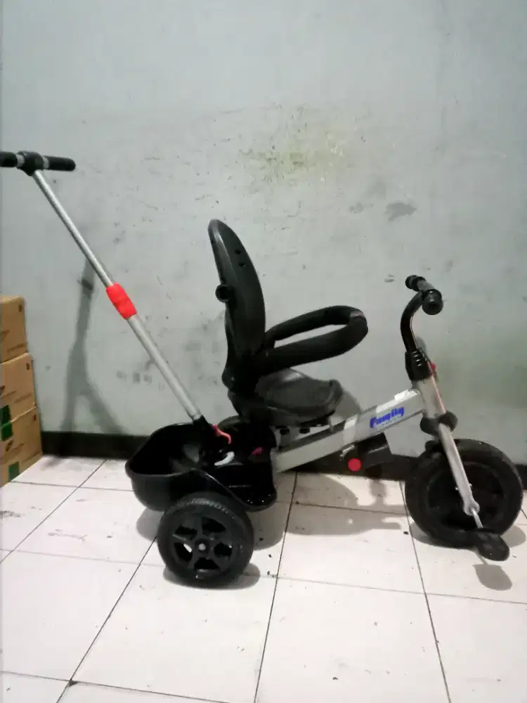 Dijual sepeda roda tiga FAMILY SUPREME CLARTE F-960 anak masih bagus
