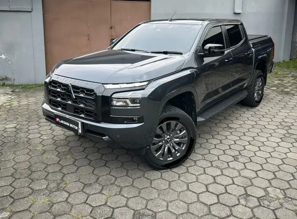 700 perak kilometer Mitsubiahi Triton ultimate new model