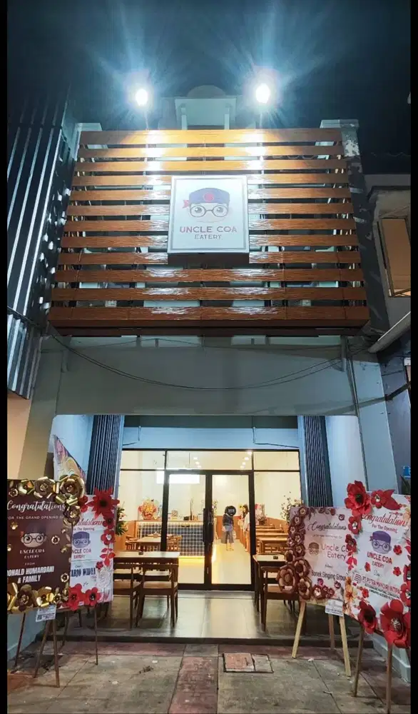 Lowongan Kerja Waitress(uncle coa eatery)