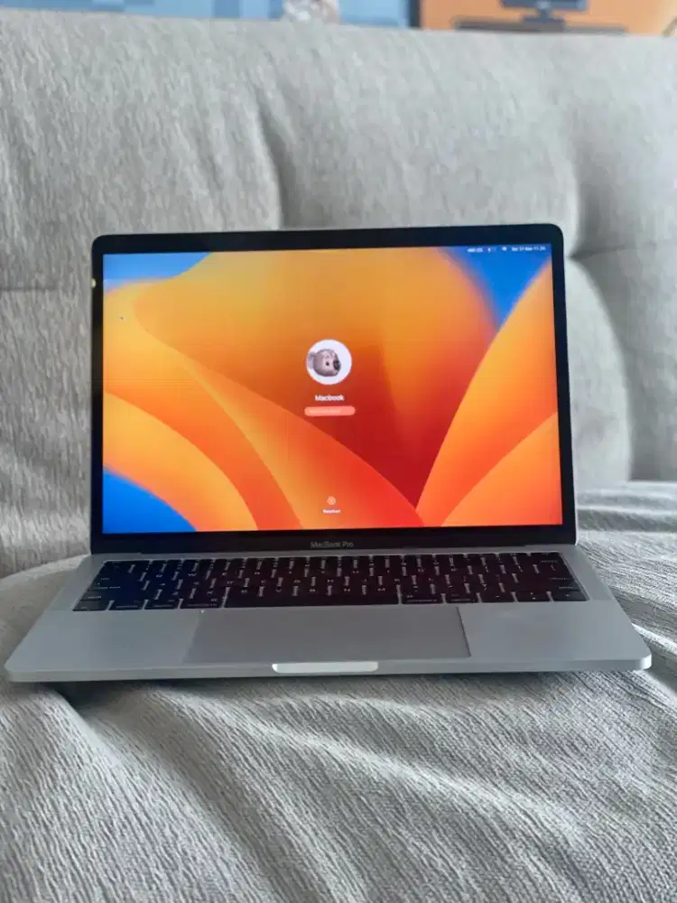 MACBOOK PRO 2017 i5 8/256GB