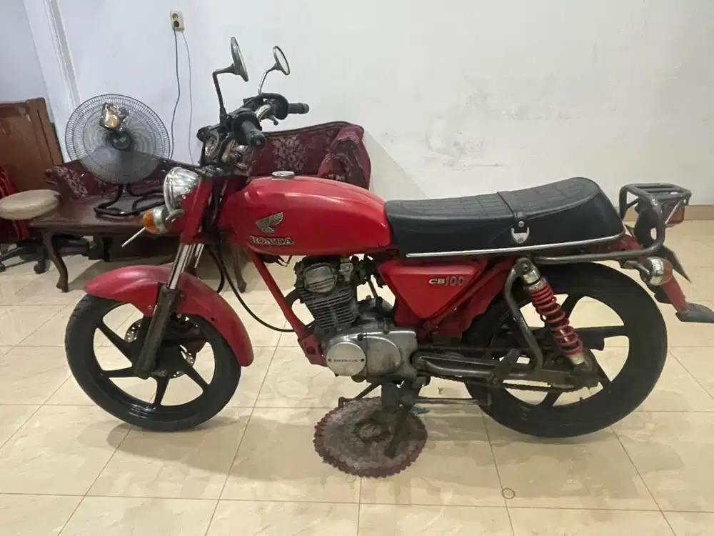 Honda cb 100 tahun 1981