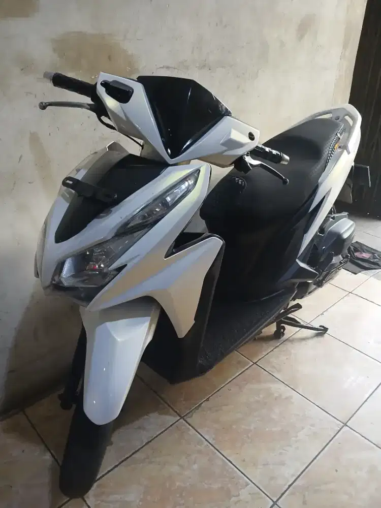 HONDA VARIO KZR CBS  DI GUNSAR ANCOL