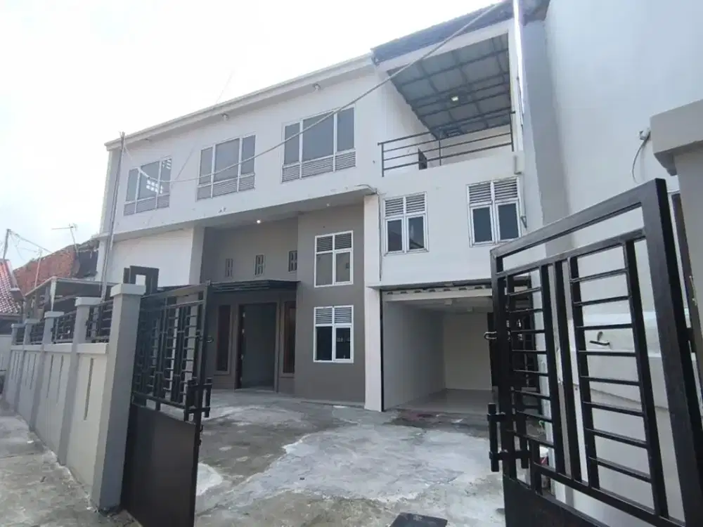 Jual Cepat Harga Miring Rumah 2 Lantai di jl Gamprit Raya Jatiwaringin Pondok Gede Kota Bekasi