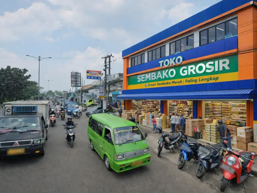 3 Deret Ruko 3 Lantai  Pertigaan Kandang Roda Cocok Untuk Aneka Usaha