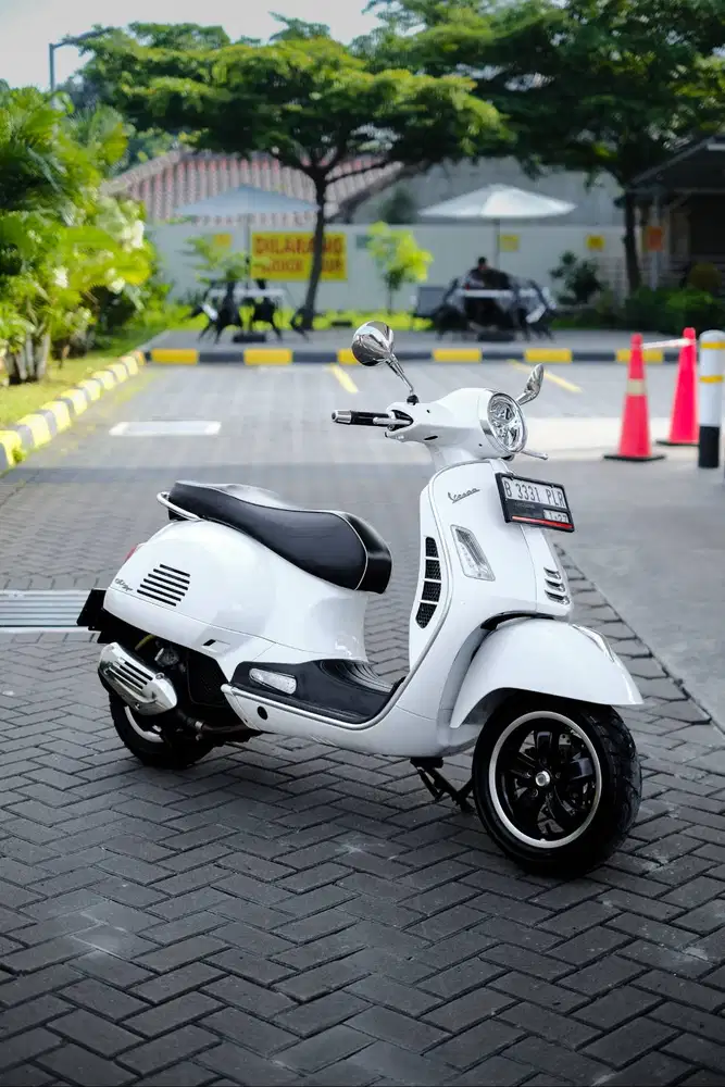 JUAL VESPA MATIC BEKAS/SECOND GTS 2022 MURAH BERGARANSI