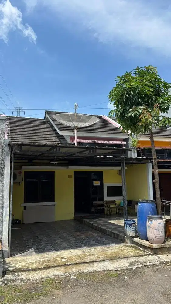 JUAL RUMAH! 450 Nego FREE Furniture dan AC