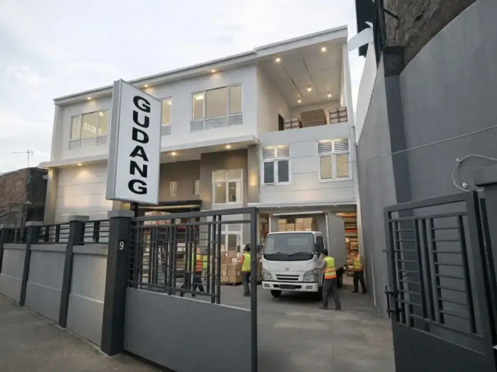 Banting Harga Rumah Besar Dekat Jalan Raya Pondok Gede Cocok untuk Kantor / Workshop / Usaha di Rumah