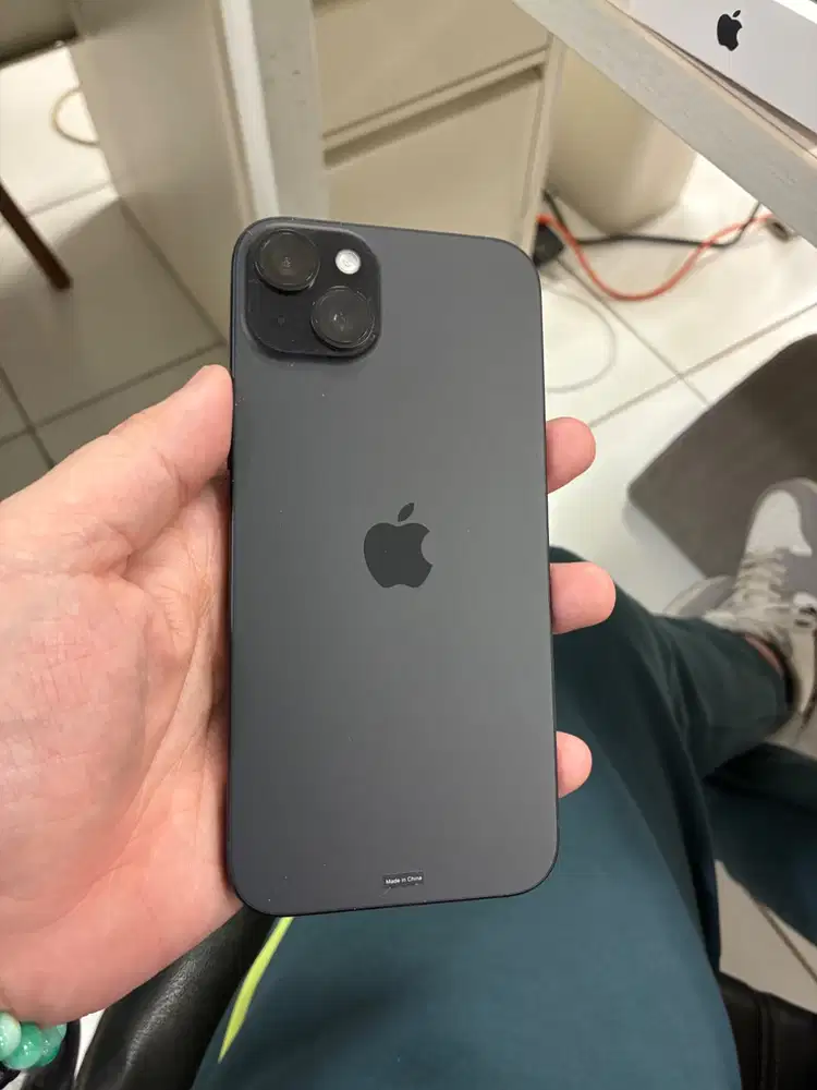 iPhone 15 Plus 256GB Black Resmi Indonesia (Blibli) - BH 91% Mulus!