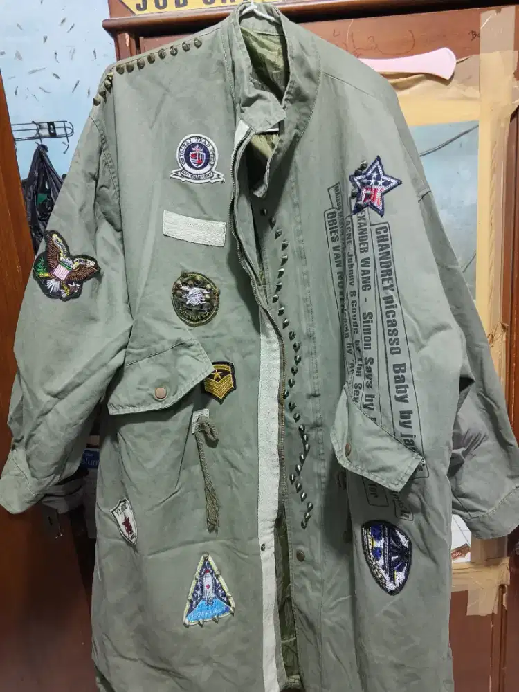 Jaket Panjang & Lebar Pria