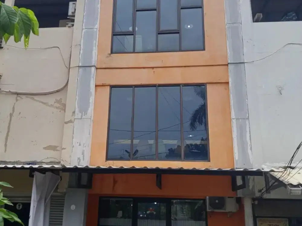 Ruko 4 Lantai Siap Pakai di Kawasan Pulo Gadung, Jakarta Timur