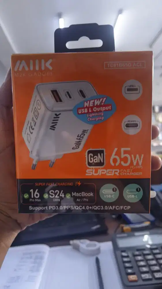 ADAPTOR M2K 65W GaN TC81B65G ACL