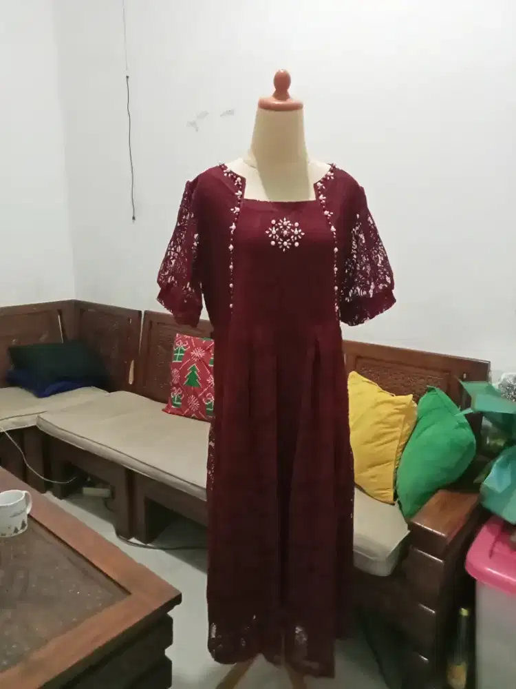Dress brokat maroon