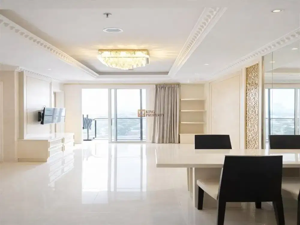 Cukup Jalan Kaki ke Mall Central Park CP dan Taman Anggrek, Disewa Condominium 2BR Grand Madison Fully Furnished Elegant Bagus Siap Huni.