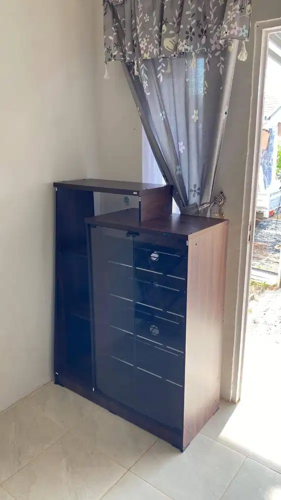 PROMO RAK SEPATU HELM MINIMALIS SALE TERMURAH GRATIS ANTAR