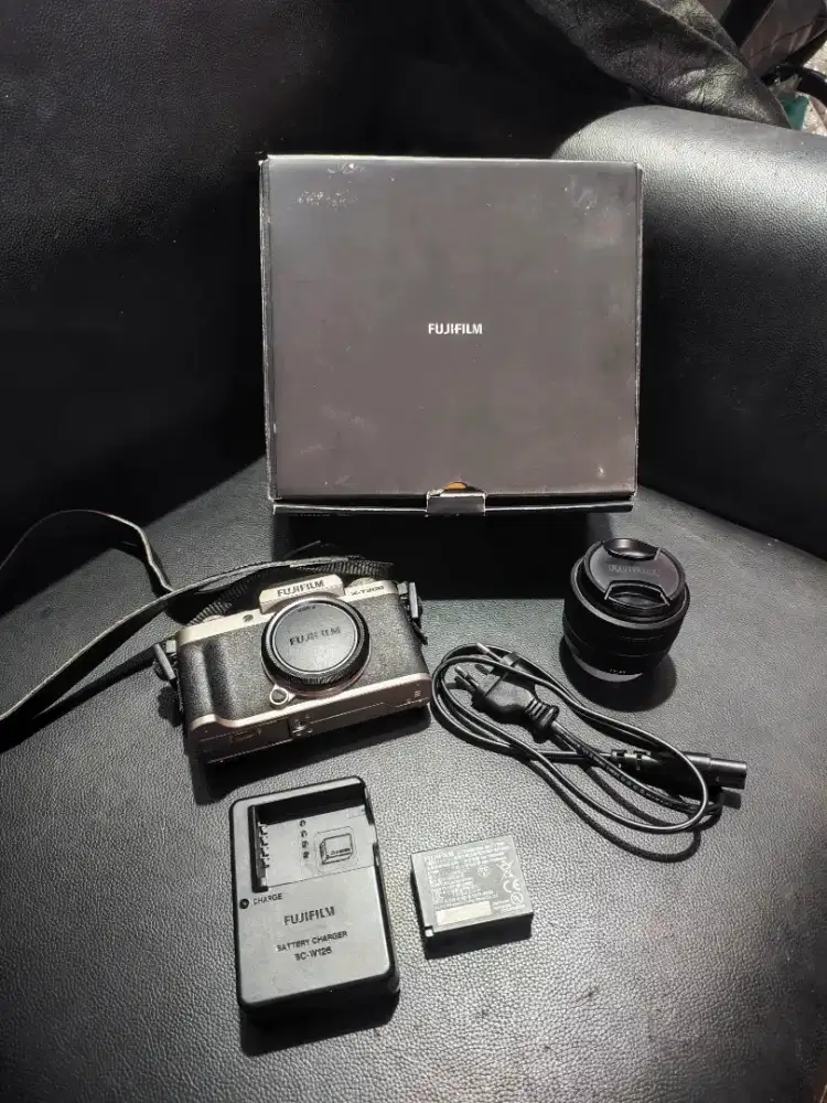 Camera Mirrorless Fujifilm X-T200 X-T 200 Champagne Gold