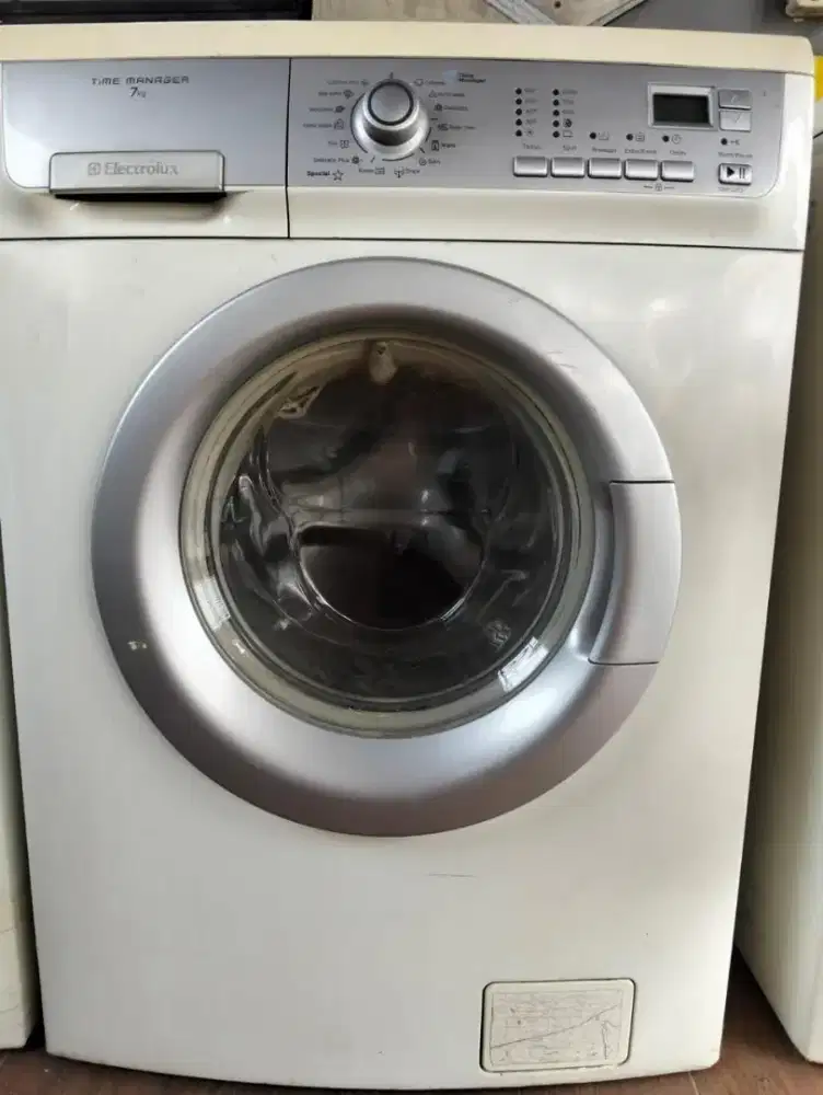 Mesin Cuci Electrolux