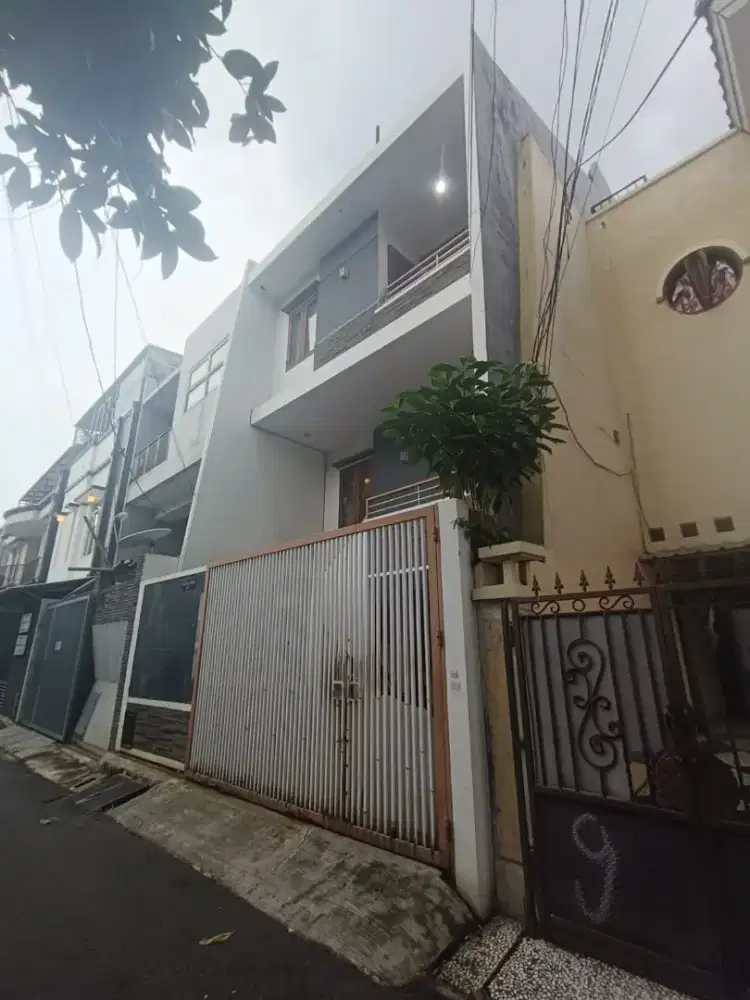 Dijual Rumah 4 Lt Tomang SHM Dekat Tol & Mall Strategis