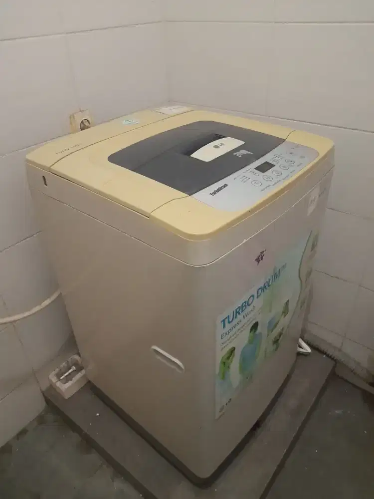 Mesin cuci top loading LG 8kg