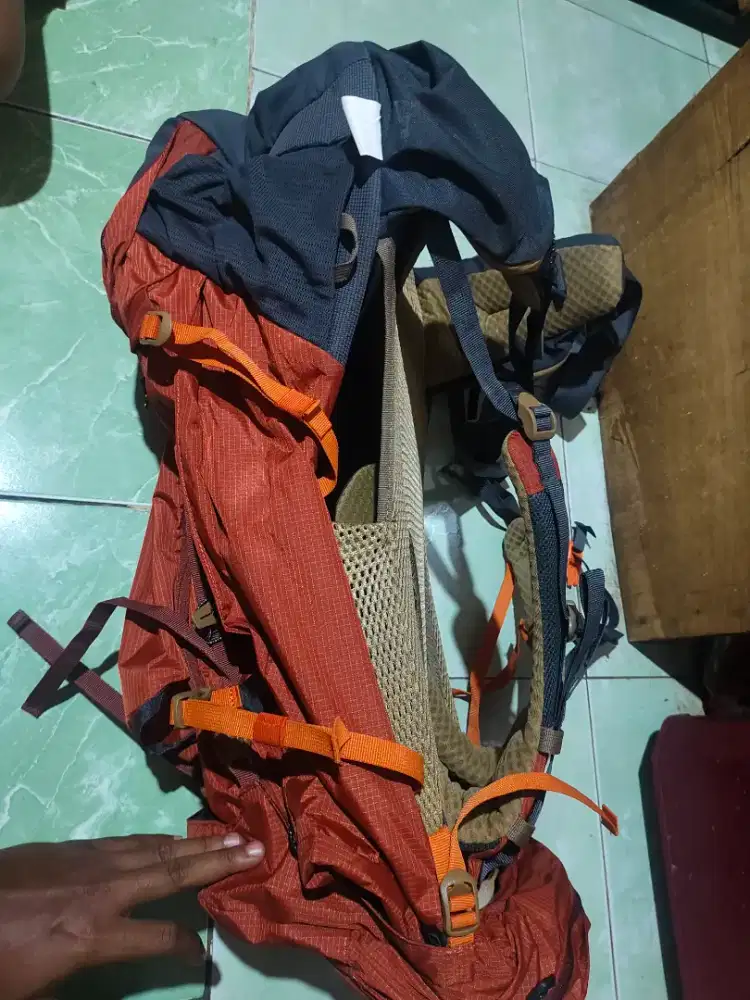 Decathlon Forclaz Ransel Pria Trekking 60+10 L- Mt500 Air-