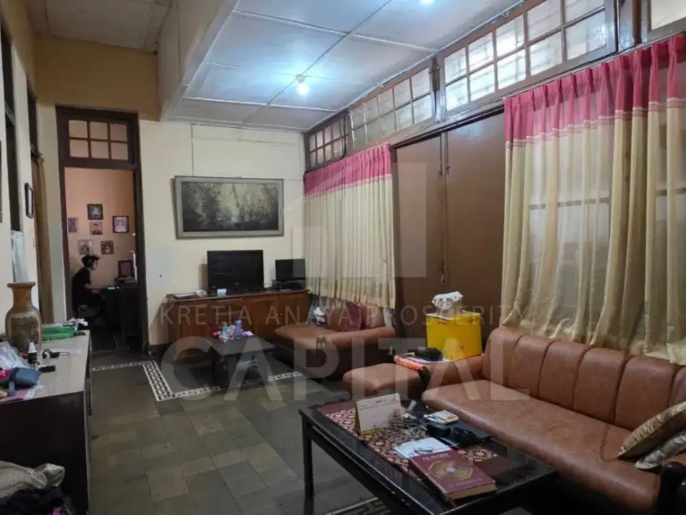 RUMAH HITUNG TANAH DI JALAN RIAU BANDUNG