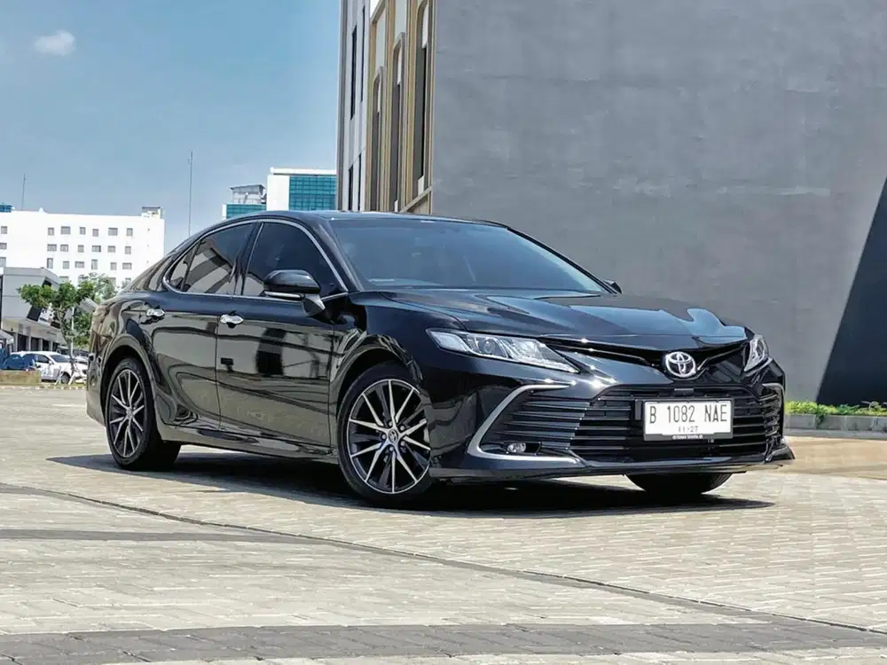 TOYOTA NEW MODEL CAMRY V 2.5 AT BENSIN SEDAN KM15RB HITAM 2022 /2023