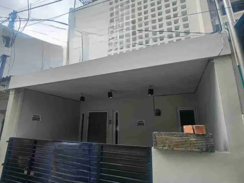 RUMAH BARU RENOV SIAP HUNI 2,5 LANTAI TANJUNG DUREN