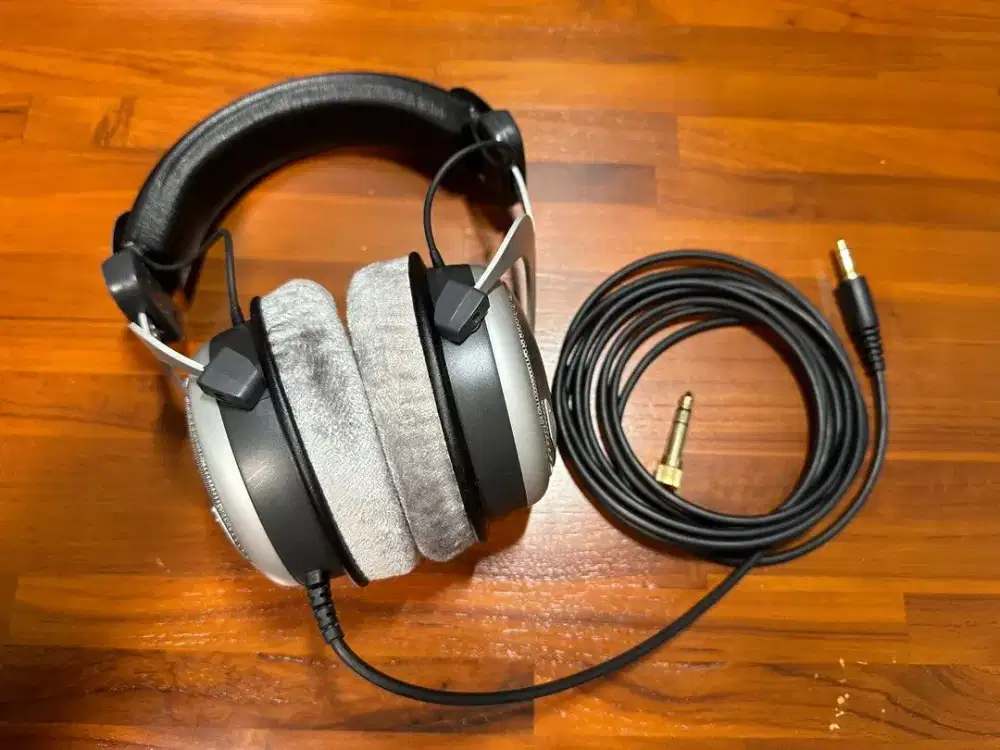 Beyerdynamic DT880 Edition 32 Ohms Headphone Headset Original