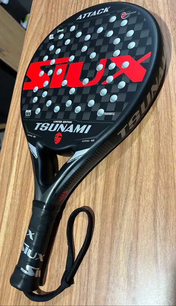 Raket Padel SIUX Attack Tsunami 3K Carbon Level 10 Merah