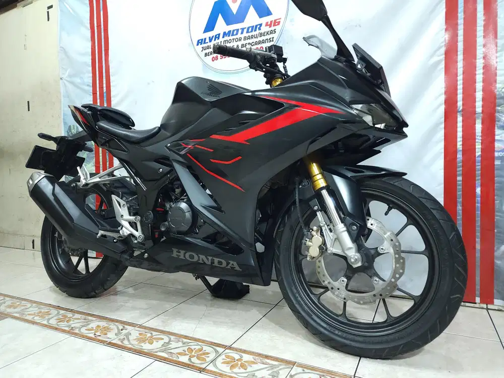 HONDA NEW CBR 150 R TH 2021 LOW KM LIKE NEW CASH /TT / KREDIT DP 500RB