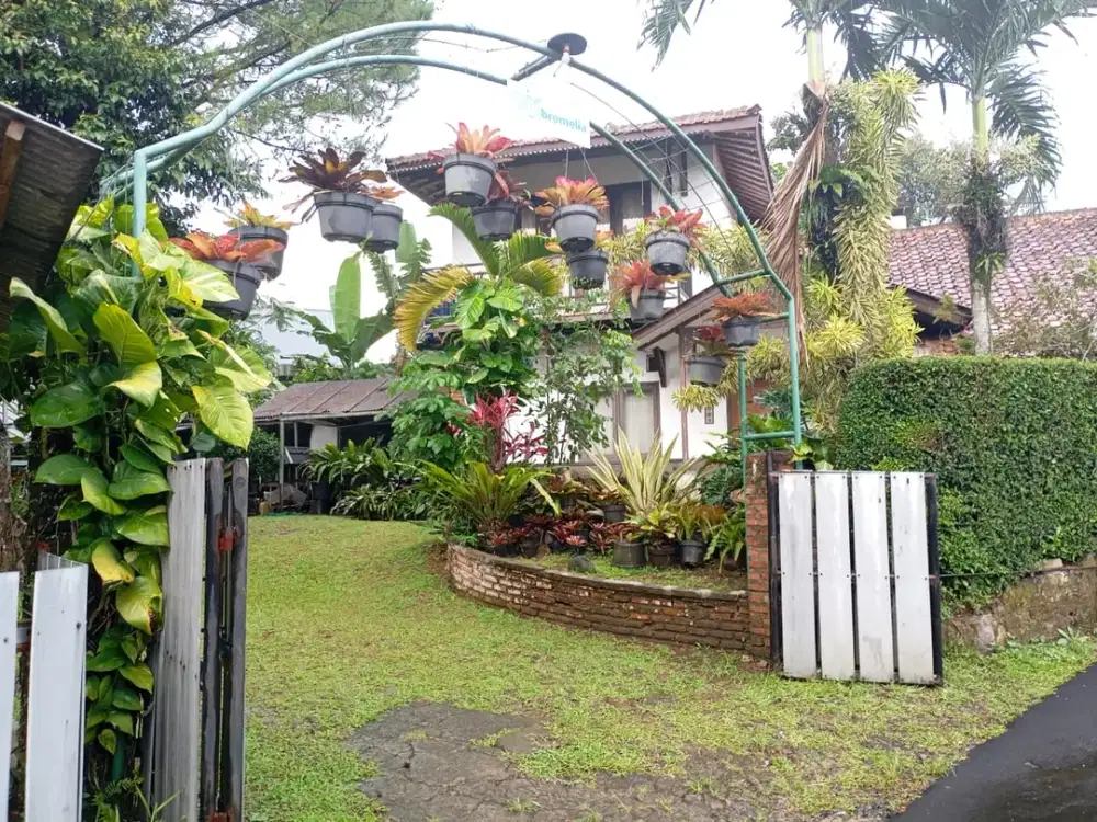 Dijual Villa Sejuk Asri Adem di Ciawi View Gunung Salak & Gunung Gede Jl Musikimia Banjar Wangi, Ciawi, Kabupaten Bogor