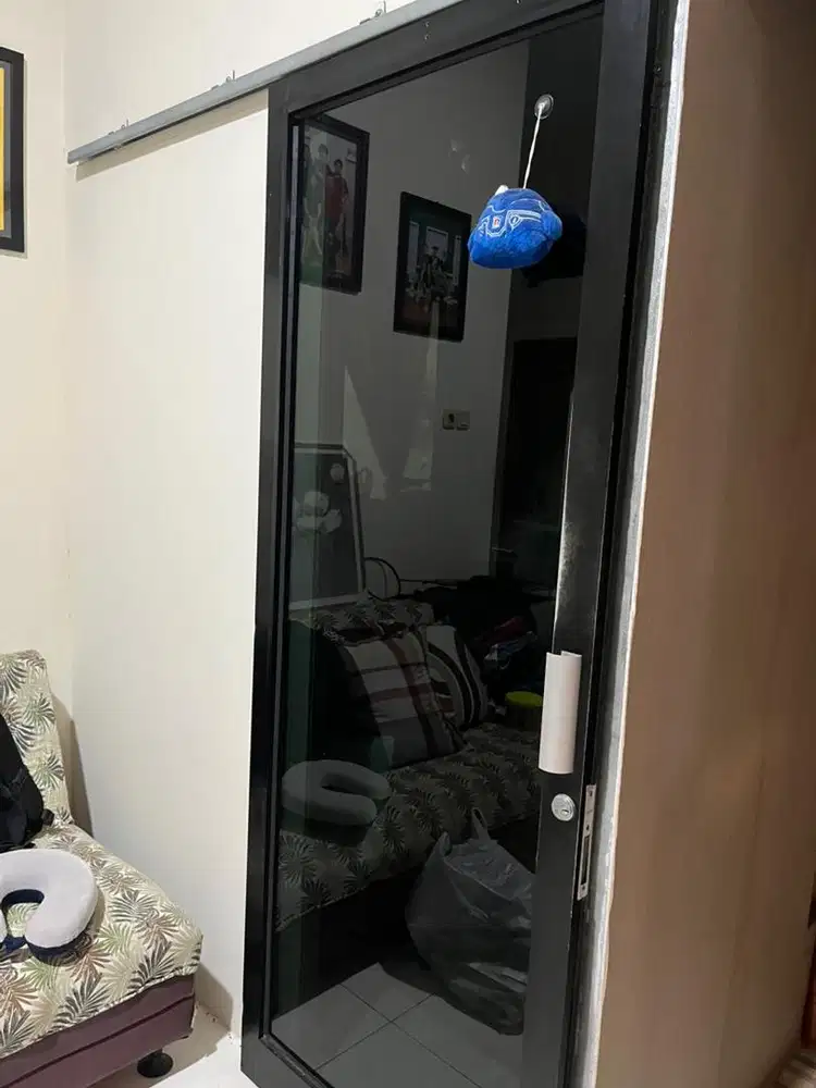 sliding door kaca riben