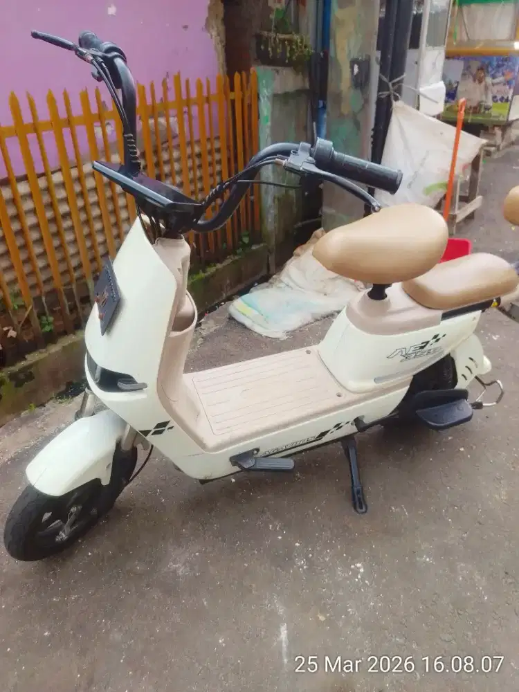 Sepedah listrik normal. Jarang pemakaian