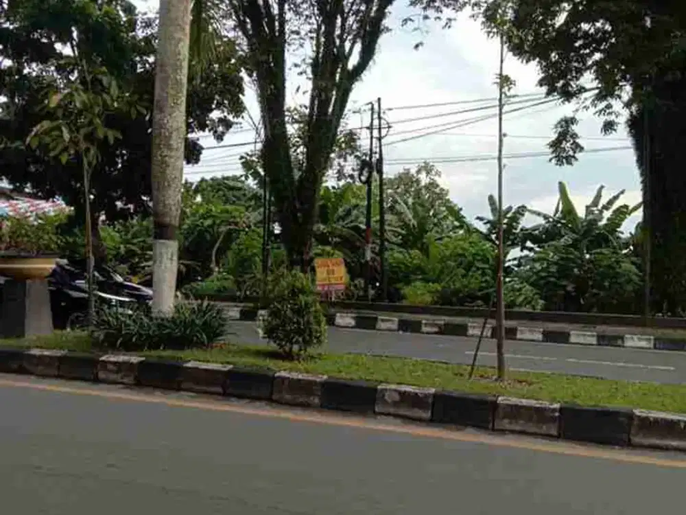 Tanah 5700 M pinggir jalan Marsma iswayudi