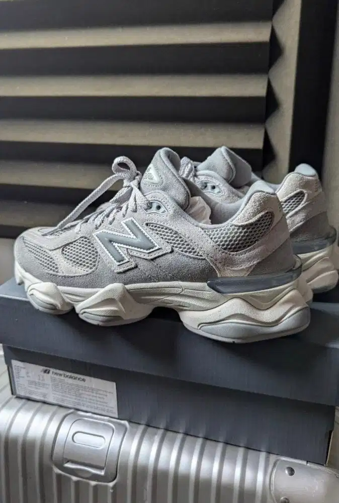 New Balance NB 9060 Grey PT MAP - 40,5 (hanya dipakai sekali)