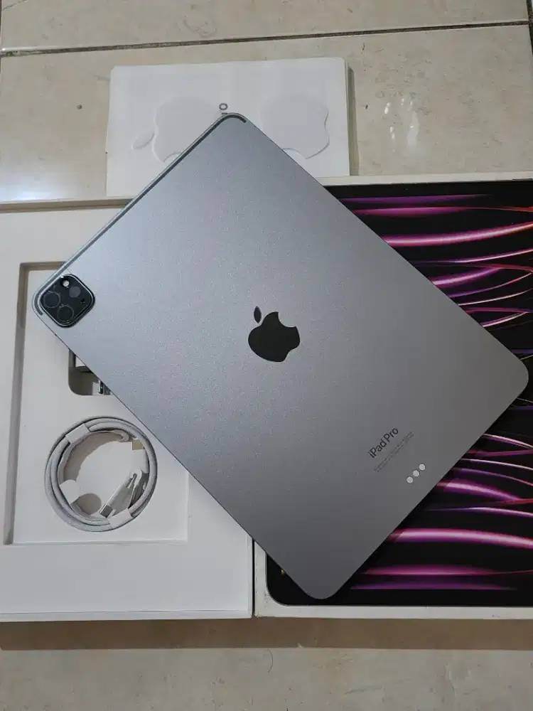 Ipad Pro M2 11 inc 128Gb Wifi only, warna Spce Grey, 99,9% Sempurna