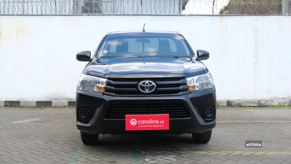 TOYOTA HILUX PU 2.0 MT 2021 HITAM