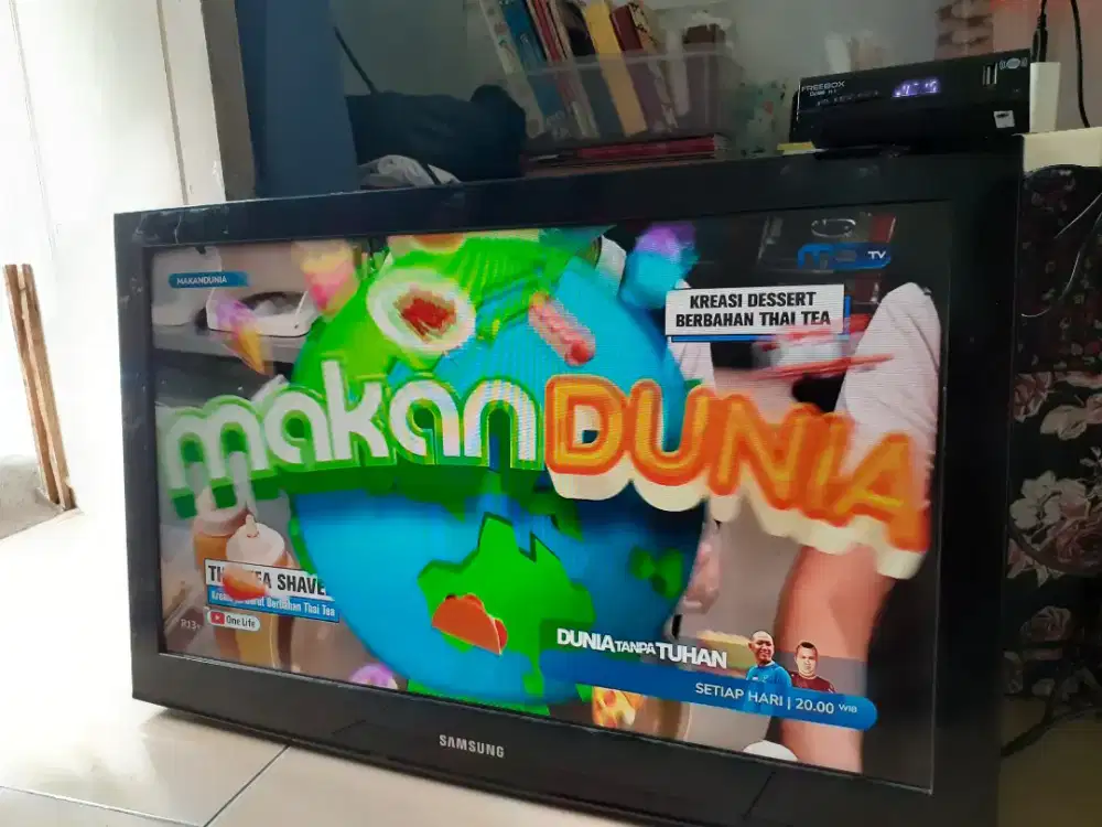 LCD SAMSUNG 32 inch plus STB minus garis halus samar