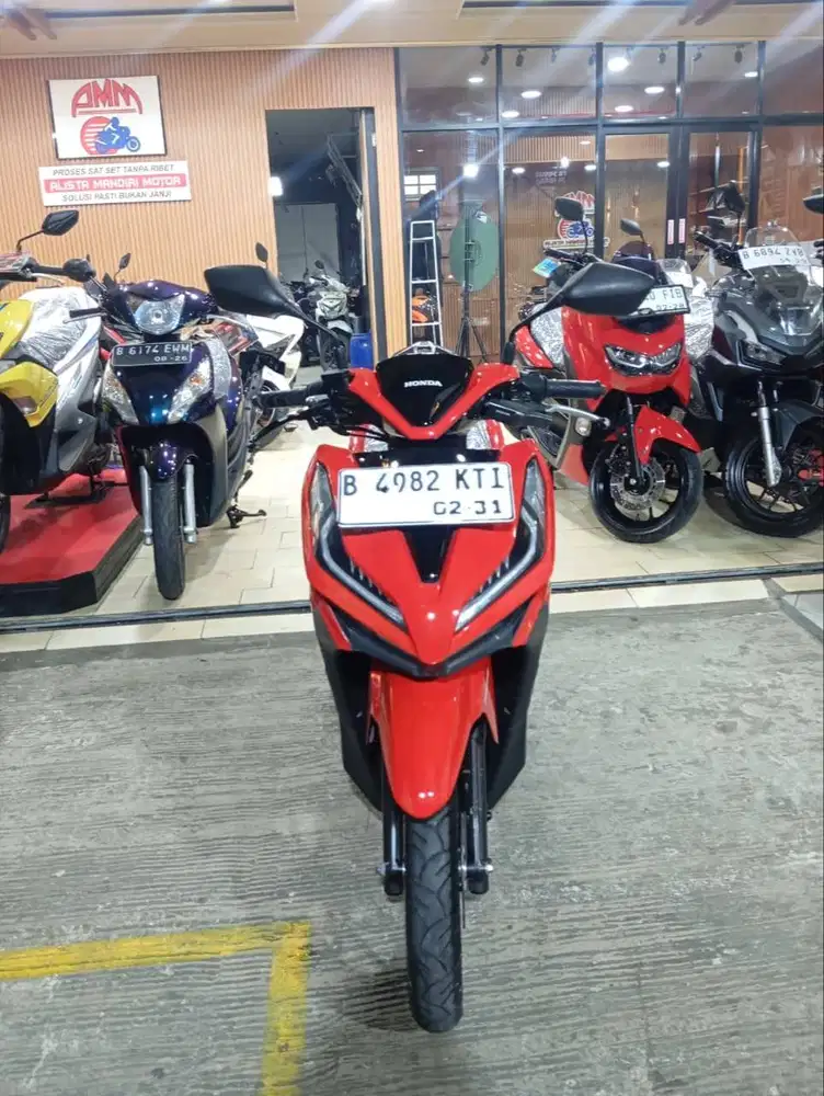 VARIO 125 CBS 2021 PAJAK HIDUP KREDIVO INDODANA CC 0% ALLOBANK ALISTA