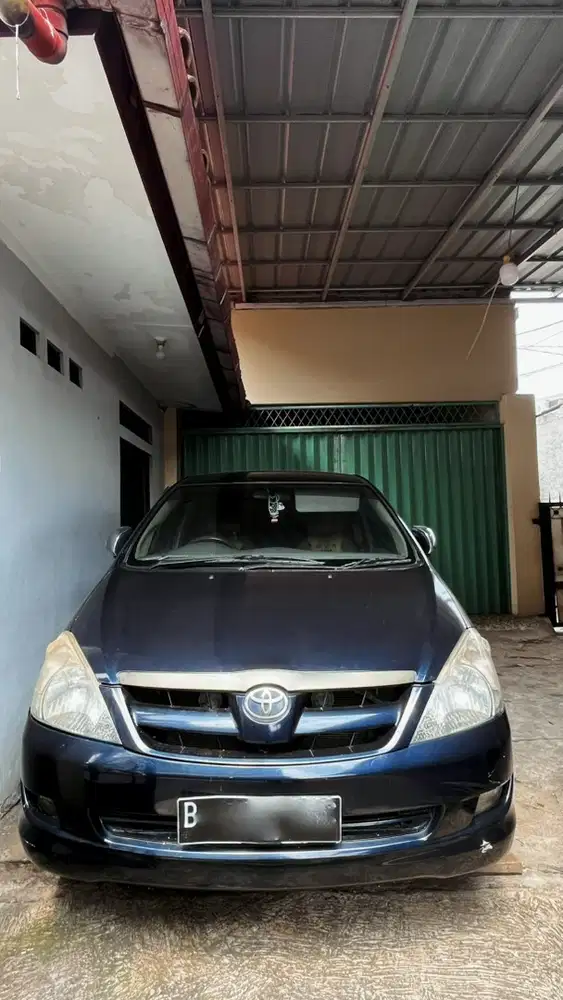 Toyota Kijang Innova 2005 Biru Elegan